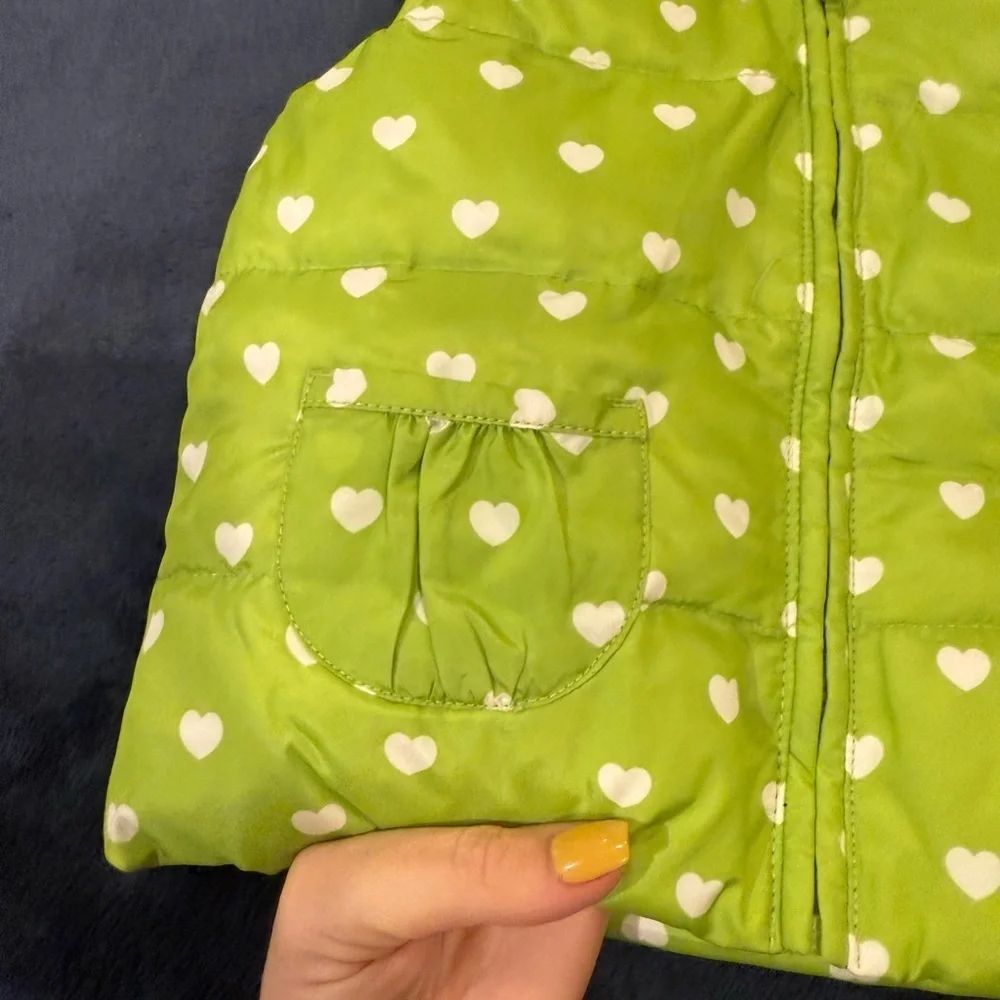 Gymboree Green and White Heart-spot Hooded Vest with fuzzy hood size 2t-3t